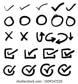 Signos de comprobación dibujados a mano y vectorial de la colección de flechas