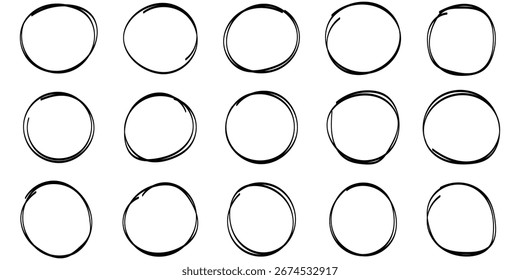 Conjunto de esbozo de línea de resaltador de círculo dibujado a mano. Líneas circulares del marcador del Vector, círculos redondos del garabato para el elemento de diseño de la marca de la nota del mensaje. Formas redondas a mano alzada, énfasis resaltado.