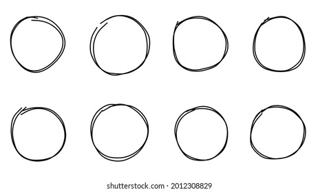conjunto de esbozo de línea circular dibujado a mano. doodle circular vectorial manualmente para el diseño de elementos de signo de notas de mensaje, etc.