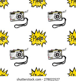 Hand drawn comics sketched flash and camera. Set of modern photo items seamless pattern. Colored pop art sketch on white background
