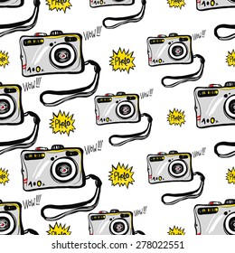 Hand drawn comics sketched flash and camera. Set of modern photo items seamless pattern. Colored pop art sketch on white background
