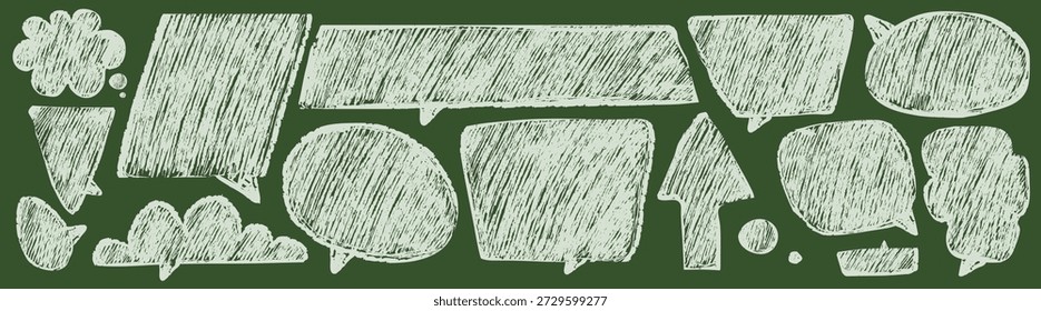 Burbujas de discurso de crayón dibujadas a mano con textura de tiza: Formas blancas garabateadas y nube, flechas y marcos en una pizarra verde. Globos de diálogo incompletos con sombreado de rayado para diseño educativo
