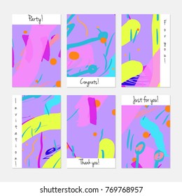 Modelo de cartões de convite universal desenhado à mão. Rabiscos abstratos doodles cores brilhantes.Aniversário, casamento, festa, banners de mídia social modelos. Modelos de placa de vetor isolados.