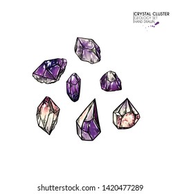 Cúmulo de cristal dibujado a mano. Vector mineral ilustración. Piedra de amatista o cuarzo. Gema natural aislada. Conjunto de geología. Uso para la decoración, volante, Anuncio, halloween, boda, cosas de la bruja
