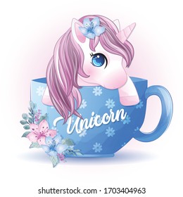 Handgezeichnetes, niedliches Einhorn im Inneren der Tasse