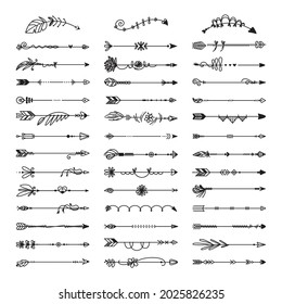 Flechas decorativas dibujadas a mano. Ornamento de flecha de dibujo, bordes de doodle. Elementos tribales garabatos aislados, divisores florales conjunto vectorial de clase