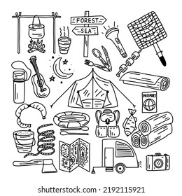 Elementos vectoriales de acampada de doodle dibujados a mano. Está rodeado de fogones, tiendas de campaña, senderismo, mapas, cámara, guitarra y equipo turístico.