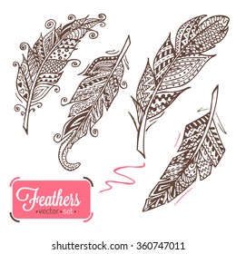 Hand drawn doodle feather collection. Vector illistration.