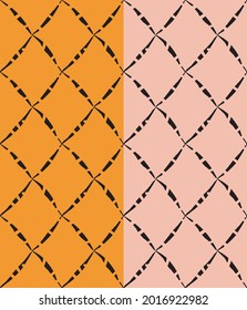 La hoja dibujada a mano cruza la rejilla sin soldadura. Estructura diagonal geométrica neutra. Patrón transparente, fácil de editar, naranja y rosa. Vector