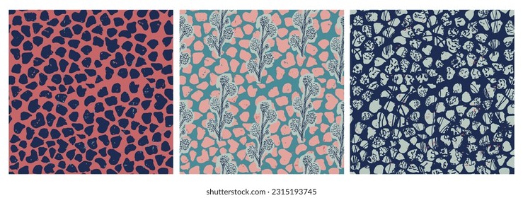 Handgezeichnete blumengeschmückte und abstrakte Musterkollektion. Texturierte nahtlose, wiederholte Muster-Design für Stoffstatis-Blumenformen auf rosafarbenem blauem Hintergrund