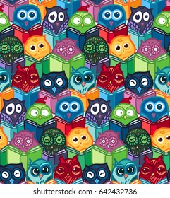 Lechuza Graciosa Dibujada a Mano con un patrón sin fisuras. Lechuza Aprendizaje para imprenta, tela, envoltura e ilustración, juegos, web y artículos para niños. Vector