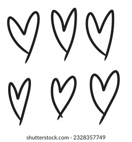 Hand dibujó un conjunto de corazones grunge aislados en fondo blanco