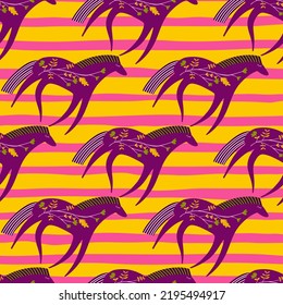 Patrón sin fisuras del caballo dibujado a mano. Papel tapizado de dibujos animados con flores silvestres y animales estilizados. Diseño para tela, impresión textil, papel de envoltura, cubierta. Ilustración del vector