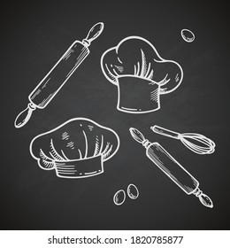 Equipo de cocina dibujado a mano. Ilustración vectorial aislada en el fondo de la pizarra. Colección de artículos de cocina: sombreros de chef, whisky culinario y alfileres. 