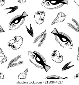 Hand drawn marine animals seamless pattern. Underwater elements in cute style