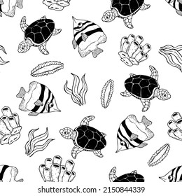 Hand drawn marine animals seamless pattern. Underwater elements in cute style