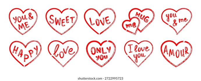 Conjunto de corazón de marcador dibujado a mano con frases románticas escritas a mano. Corazones de doodle rojo en estilo infantil expresivo. Ilustración vectorial aislada.