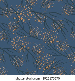 Handgezeichnet nahtlose Waldnächtmuster mit zufälligen Zweigen Silhouetten Druck. Hintergrund mit Splash. Perfekt für Stoffdesign, Stoffdruck, Umhüllung, Cover. Vektorgrafik.