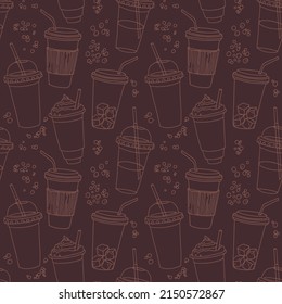 Handgezeichnet nahtloses Muster mit Kaffeetassen in verschiedenen Formen mit Trinkstrohhalmen. Dunkel wiederholbarer Hintergrund.