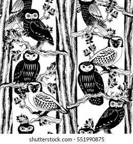 Hand drawn seamless pattern with owls. Black and white doodle birds drawn on the tile texture. Template for wrapping, scrapbook paper, web background and textile print. Vector