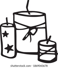 Juego de velas individuales dibujadas a mano con estrellas decorativas. Ilustración del vector Doodle. Elementos de diseño para tarjetas de felicitación, pegatinas, papel tapiz. Aislado sobre fondo blanco.