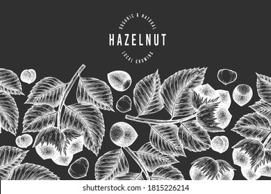 Plantilla de diseño de avellanas dibujada a mano. Ilustración vectorial de alimentos orgánicos en pizarra de tiza. Ilustración de tuerca de vintage. Fondo botánico de estilo grabado.