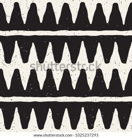 Hand drawn style abstract seamless pattern in black and white. Retro grunge freehand jagged lines texture.