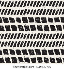 Hand drawn style seamless pattern. Abstract geometric tiling background in black and white. Vector stylish doodle line lattice