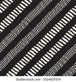 Hand drawn style seamless pattern. Abstract geometric tiling background in black and white. Vector stylish doodle line lattice