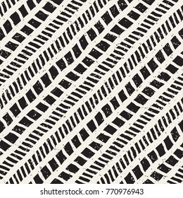 Hand drawn style seamless pattern. Abstract geometric tiling background in black and white. Vector stylish doodle line lattice