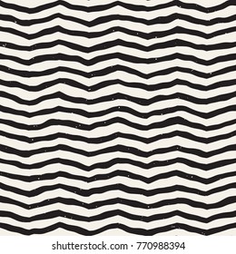 Hand drawn style seamless pattern. Abstract geometric tiling background in black and white. Vector stylish doodle line lattice