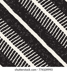 Hand drawn style seamless pattern. Abstract geometric tiling background in black and white. Vector stylish doodle line lattice