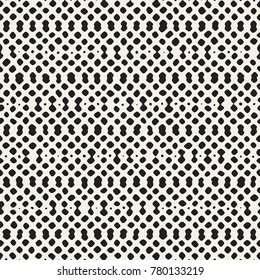 Hand drawn style seamless pattern. Abstract geometric tiling background in black and white. Vector stylish doodle line lattice