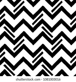 Hand drawn textured zig zag seamless pattern. Vector ilustration.