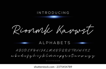 Handgezeichnete Schrift. Handgeschriebenes Skriptalphabet einzeln auf weißem Hintergrund. Handgefertigtes Alphabet für Ihre Designs Logo, Plakate, Einladungen, Karten, etc.