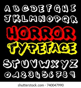Grabado a mano, letras ABC y números denominados Horror Typeface. Fuente y números del alfabeto caligráfico Halloween escritos a mano.