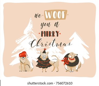 Dibujo manual vectorial diversión abstracta Feliz Navidad ilustraciones de caricatura afiche con perros de Navidad y moderno texto de caligrafía escrita a mano We Woof you a Merry Christmas aislado en fondo pastel.