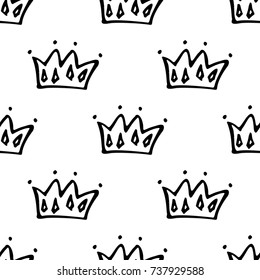 Hand drawn vector crown doodle minimalistic seamless pattern.