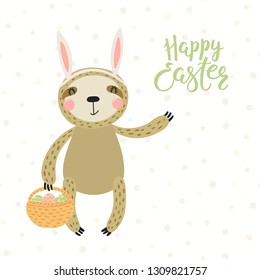 Ilustración vectorial dibujada a mano de un lindo perezoso en orejas de conejo, con canasta, huevos, texto. Objetos aislados sobre fondo blanco. Diseño plano de estilo escandinavo. Concepto para niños, impresión, tarjeta.