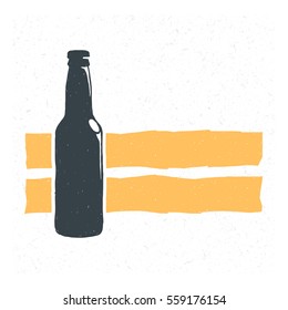 Botella de cerveza de época extraída a mano. Estilo de esbozo. Ilustración vectorial. Papel para camisetas. Cartel. Logo. Hipster.  Insignia retro. Emblema. Alcohol frío