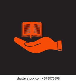 hand holding a open book
