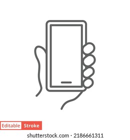 Mano sosteniendo un icono del smartphone. Estilo de contorno simple. Mantenga el teléfono móvil con pantalla blanca. Ilustración vectorial de línea delgada aislada en fondo blanco. EPS de trazo editable 10.