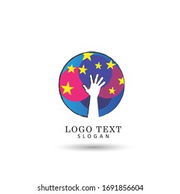 Llegar A La Mano Con El Logo De Star & Dream. Plantilla de vectores de símbolos e iconos.