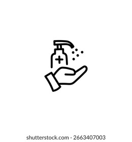 Mano que recibe el aerosol desinfectante de una botella de la bomba. Ideal para campañas de seguridad e higiene