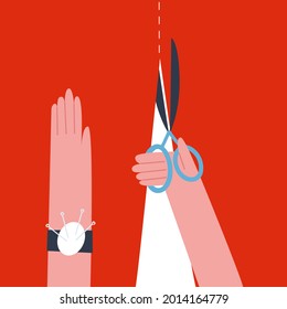 Una mano con tijeras corta la tela a lo largo de una línea punteada.  Ilustración vectorial plana.