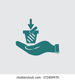 hand and shopping basket 