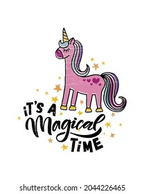 Hand esbozó su mágica ilustración vectorial de tiempo con citas de tipografía con letras. Concepto de citas mágicas motivacionales para la impresión de camisetas para niños. Logotipo mágico, insignia, icono. Logo de Unicornio