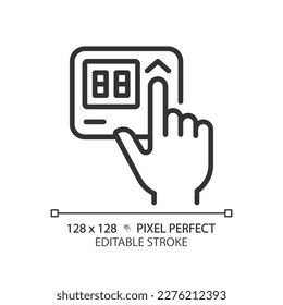 Mano con el icono lineal perfecto del píxel termostato. Ajuste de la temperatura en el panel de control. Equipo residencial. Ilustración de línea delgada. Símbolo de contorno. Dibujo del contorno del vector. Trazo editable