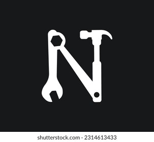 Herramientas manuales Logo de la letra N. icono de la carta del día laboral. icono del logotipo de herramientas de construcción. Logo de Hammer