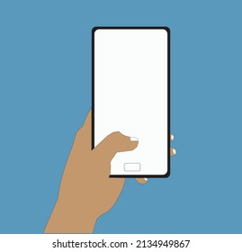 Mano usando un teléfono móvil o smartphone para acceder a la aplicación con pantalla en blanco